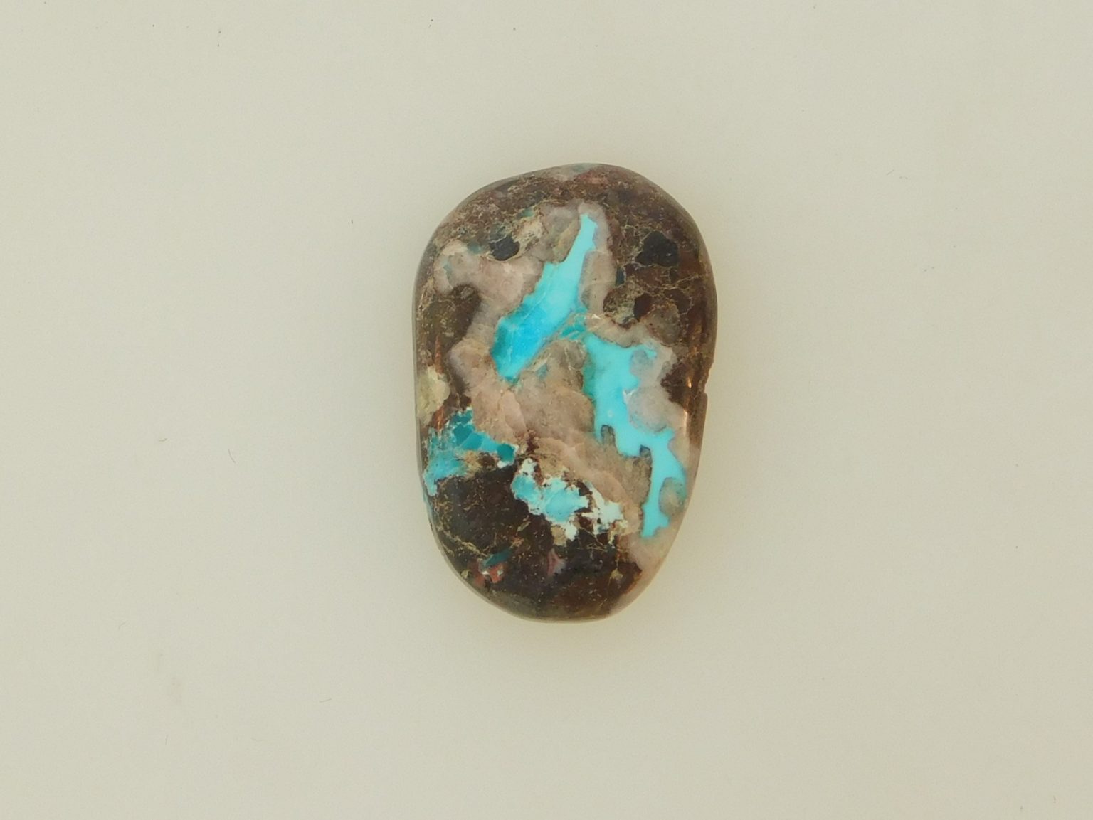 BLUE BISBEE TURQUOISE Streaks in Quartz 15.5 carats